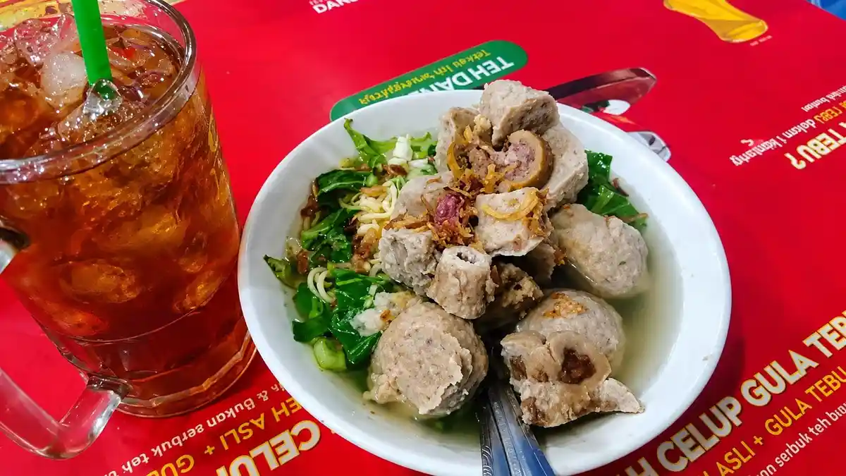 Pukis Defin: Manisnya Kehangatan di Jantung Cilacap